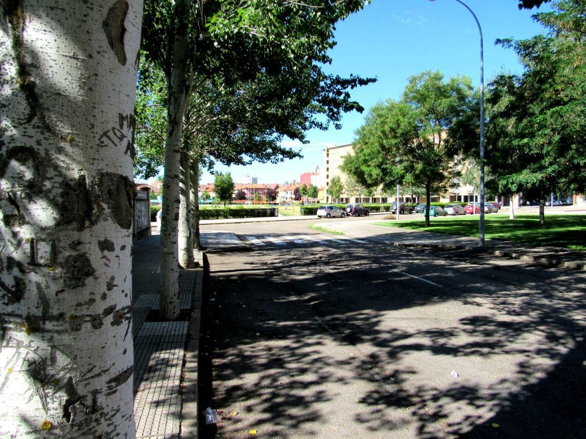 Appartamento Www Parques De La Catedral Travel Com Parking Privado Gratis León Esterno foto